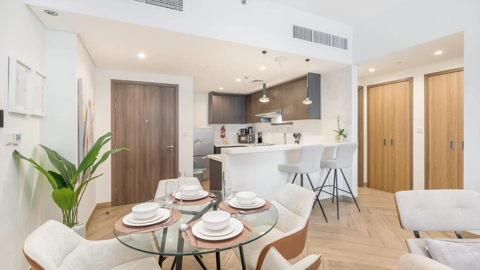 Spacious 1 Bed In Za'Abeel Sleeps 2 With Balcony دبي شقة