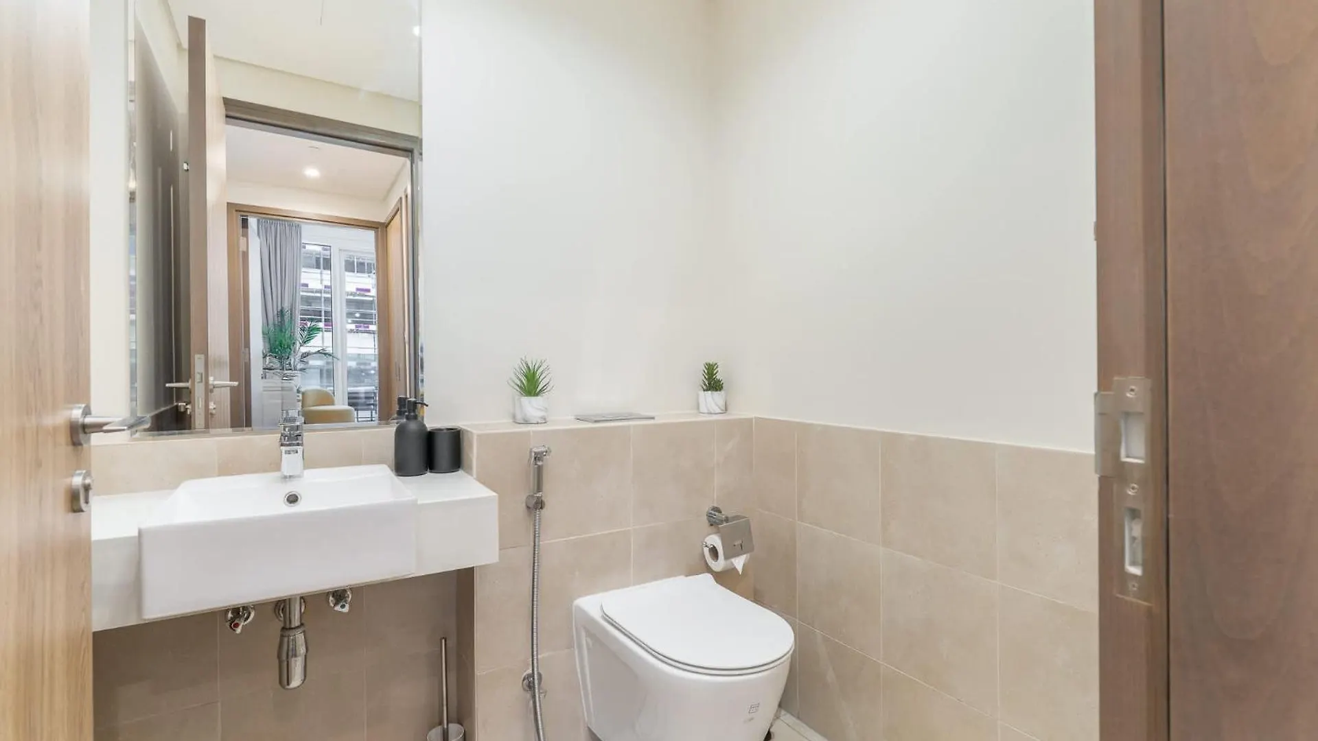 Spacious 1 Bed In Za'Abeel Sleeps 2 With Balcony دبي 0*,