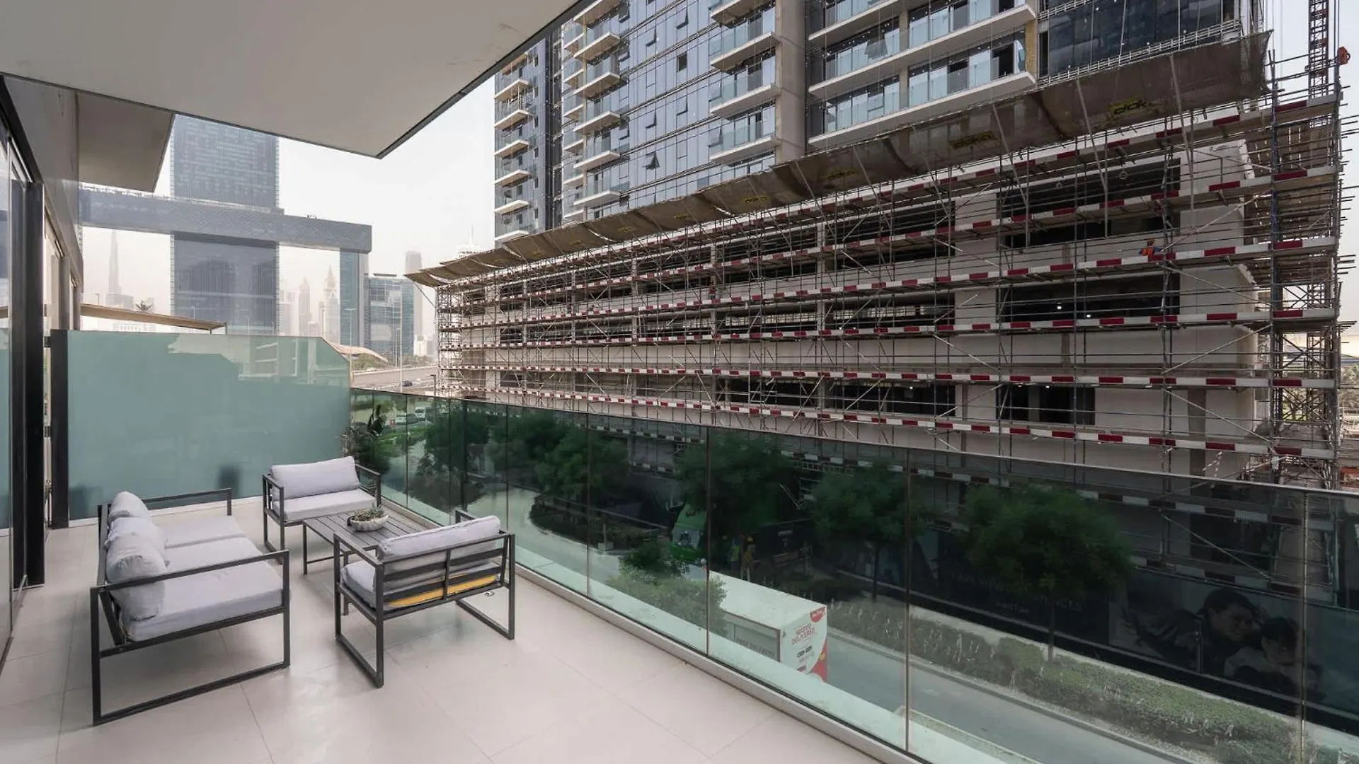 Spacious 1 Bed In Za'Abeel Sleeps 2 With Balcony دبي شقة